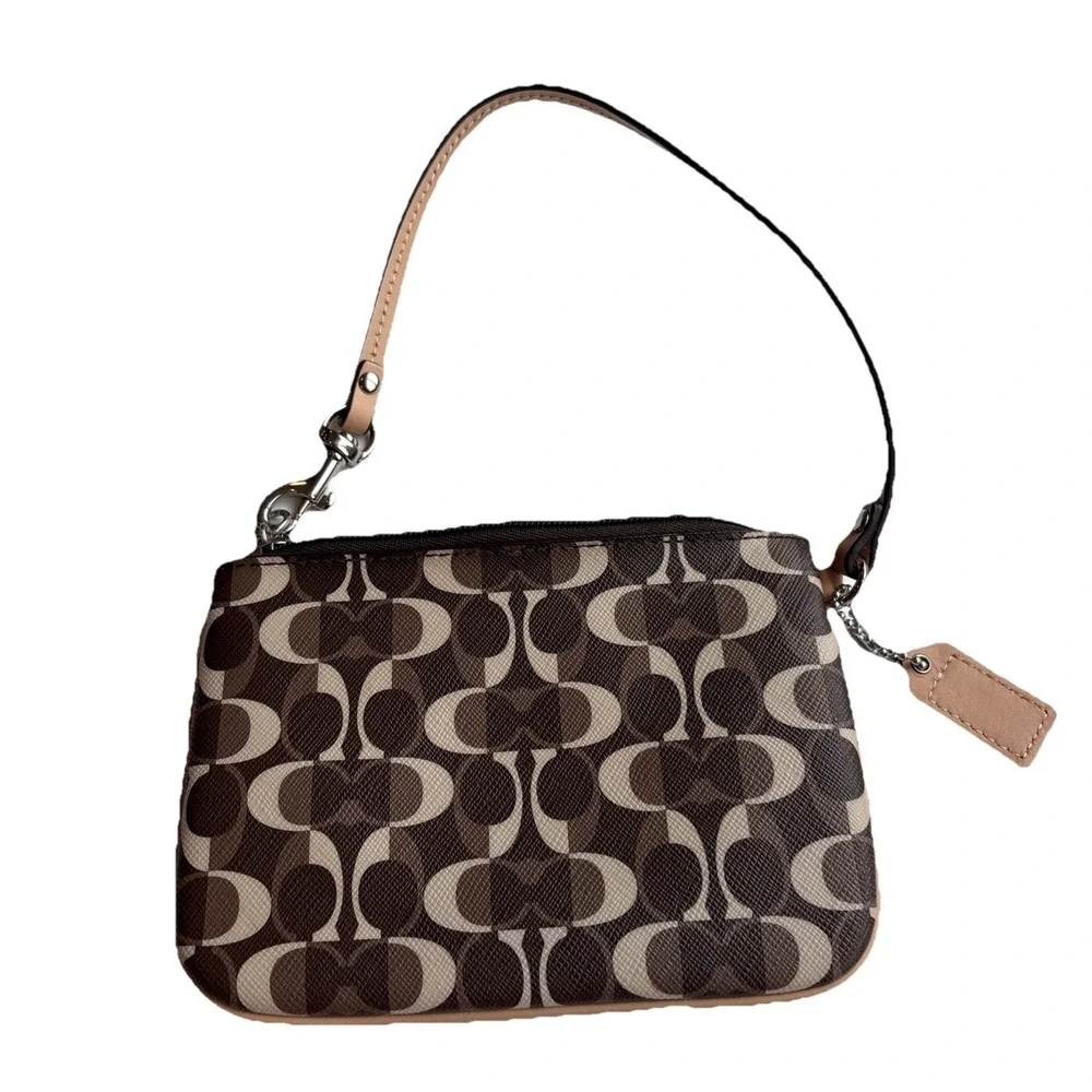 COACH PEYTON SIGNATURE DREAM C Y2K 90s BROWN/CREAM WRISTLET APPROX. 4 1/2 X 6‎